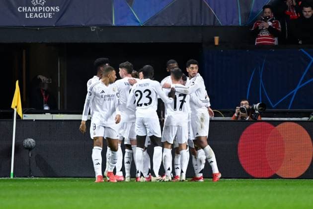 FOOTBALL : Brest vs Real Madrid - Ligue des Champions - 29 01 2025 Rodrygo ( 11 - Real Madrid ) celebrates with teammates during the UEFA Champions League match between Stade Brestois 29 and Real Madrid CF at Stade de Roudourou on January 29 , 2025 in Guingamp, France. ( Photo by Dante Badano PsnewZ ) - GuingampFrance  Copyright: xDantexBadanox