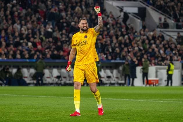Cheers and joy for goalkeeper Gianluigi Donnarumma Paris St Germain after the 0 3 xettx, Germany, Stuttgart, 29 01 2025, Football, UEFA Champions League VfB Stuttgart vs Paris Saint Germain, Season 2024 2025, Match Day 8, MHP Arena Photo A2 Bildagentur Peter Hartenfelser