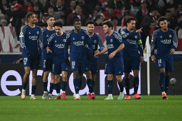 29 01 2025, xjhx, Football UEFA Champions League, VfB Stuttgart Paris St Germain v l Torjubel nach dem Tor zum celebrating the goal celebrate 0 3 durch Ousame Dembele PSG Paris St Germain DFL DFB REGULATIONS PROHIBIT ANY USE OF PHOTOGRAPHS as IMAGE SEQUENCES and or QUASI VIDEO Stuttgart