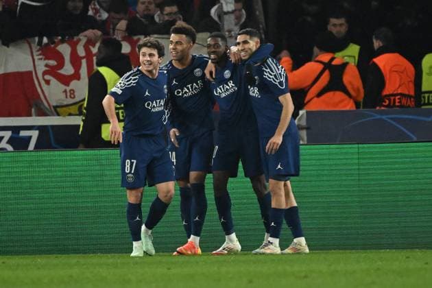 29 01 2025, xjhx, Football UEFA Champions League, VfB Stuttgart Paris St Germain v l Torjubel nach dem Tor zum celebrating the goal celebrate 0 3 durch Ousame Dembele PSG Paris St Germain DFL DFB REGULATIONS PROHIBIT ANY USE OF PHOTOGRAPHS as IMAGE SEQUENCES and or QUASI VIDEO Stuttgart