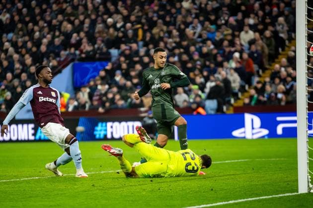 Aston Villa v Celtic Champions League 29 01 2025. GOAL scores 2-2 Celtic forward Adam Idah (9) scores during the Champions League match between Aston Villa and Celtic at Villa Park, Birmingham, England on 29 January 2025. Birmingham Villa Park West Midlands England Editorial use only , Copyright: xManjitxNarotrax PSI-21358-0020