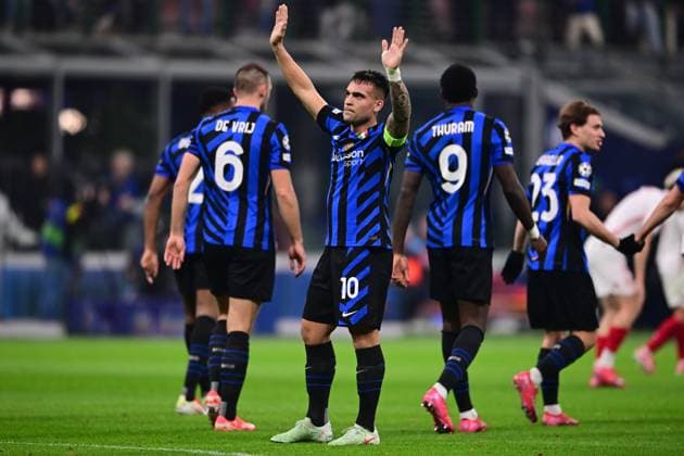 FC Internazionale Milano v AS Monaco - UEFA Champions League 2024 25 League Phase MD8 Lautaro Martinez of Inter Milan celebrates with teammates after scoring his team s second goal during the UEFA Champions League 2024 25 League Phase MD8 match between Inter Milan and AS Monaco at San Siro Stadium in Milan, Italy, on January 29, 2025. Milan Lombardy Italy  Copyright: xAndreaxDiodatox originalFilename:diodato-intermil250129_npAFi.jpg