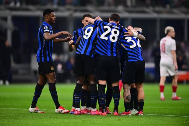 FC Internazionale Milano v AS Monaco - UEFA Champions League 2024 25 League Phase MD8 Lautaro Martinez of Inter Milan celebrates with teammates after scoring his team s second goal during the UEFA Champions League 2024 25 League Phase MD8 match between Inter Milan and AS Monaco at San Siro Stadium in Milan, Italy, on January 29, 2025. Milan Lombardy Italy  Copyright: xAndreaxDiodatox originalFilename:diodato-intermil250129_npbdj.jpg