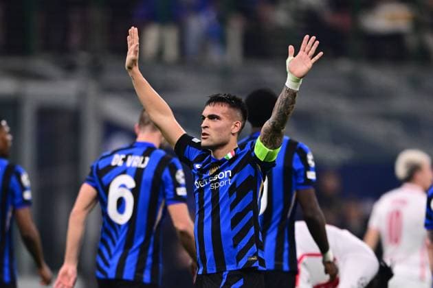 FC Internazionale Milano v AS Monaco - UEFA Champions League 2024 25 League Phase MD8 Lautaro Martinez of Inter Milan celebrates with teammates after scoring his team s second goal during the UEFA Champions League 2024 25 League Phase MD8 match between Inter Milan and AS Monaco at San Siro Stadium in Milan, Italy, on January 29, 2025. Milan Lombardy Italy  Copyright: xAndreaxDiodatox originalFilename:diodato-intermil250129_npJTL.jpg