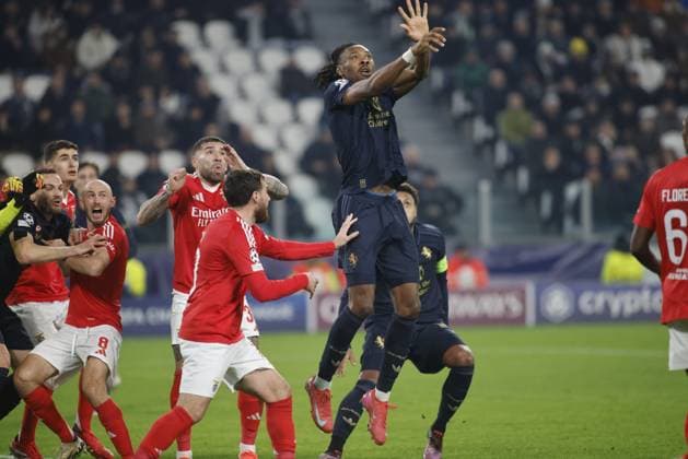 Moment from a corner kick during the Uefa Champions League, 2024 25 season, football match between Juventus FC and Benfica Lisbona on 29 January 2025 at Allianz Stadium, Turin, Italy. Photo Nderim Kaceli  Copyright: xNderimxKaceli IPAxSportx xipa-agency.netx xx IPA_53440141 IPA_Agency_IPA53440141