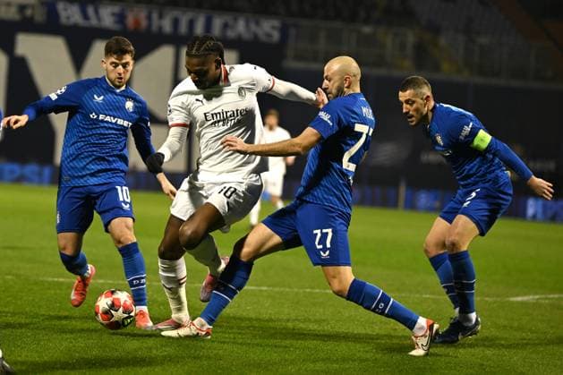 Zagreb, Croatia, January 29th 2024: Martin Baturina of Dinamo Zagreb (L) in action against Rafael Leao of Milan (CL) during the UEFA Champions League, League phase, match between Dinamo Zagreb and Milan at Stadium Maksimir, Zagreb, Croatia. (Natasa Kupljenik SPP) Copyright: xNatasaxKupljenikx xSPPx spp-en-NaKuSp-NKR_6339
