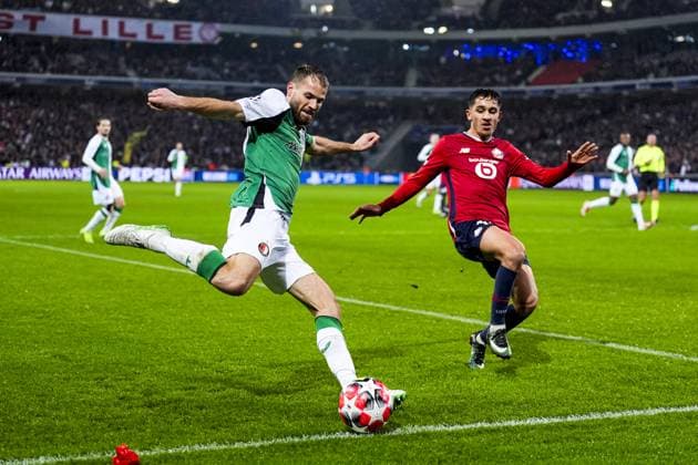 UEFA Champions League: Lille OSC v Feyenoord Lille - Bart Nieuwkoop of Feyenoord, Osame Sahraoui of Lille OSC during the eight and final round of new format of the Champions League 2024 2025. The match is set between Lille OSC and Feyenoord at Stade Pierre-Mauroy on 29 January 2025 in Lille, France. Copyright: xTomxBodex