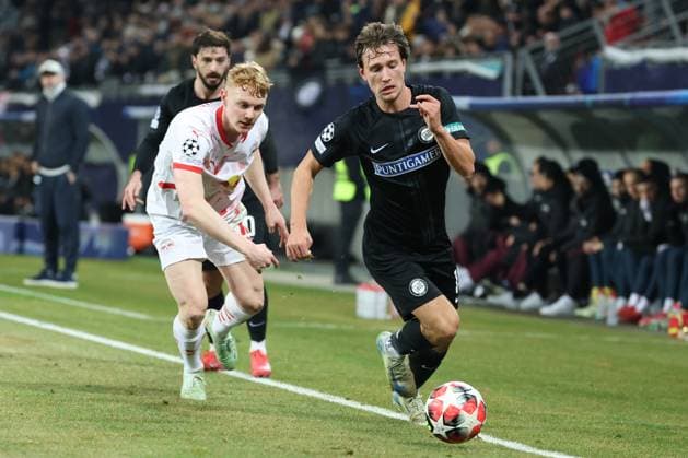 SOCCER - UEFA CL, Sturm vs RB Leipzig KLAGENFURT,AUSTRIA,29.JAN.25 - SOCCER - UEFA Champions League, SK Sturm Graz vs RasenBallsport Leipzig. Image shows Nicolas Seiwald (RB Leipzig) and William Boeving (Sturm).  GEPAxpictures xChrisxBauer