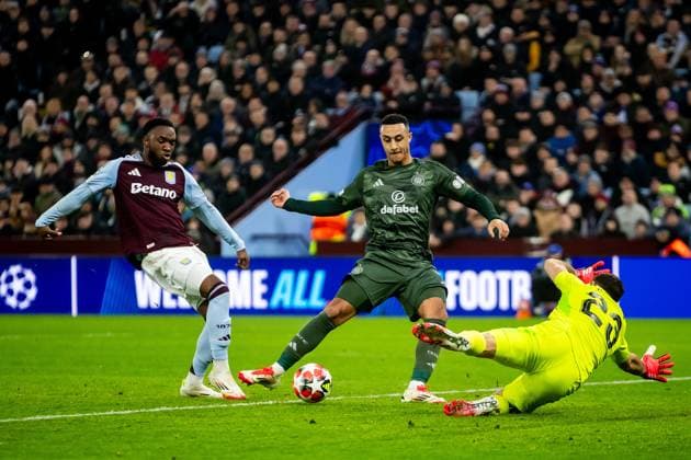 Aston Villa v Celtic Champions League 29 01 2025. GOAL scores 2-2 Celtic forward Adam Idah (9) scores during the Champions League match between Aston Villa and Celtic at Villa Park, Birmingham, England on 29 January 2025. Birmingham Villa Park West Midlands England Editorial use only , Copyright: xManjitxNarotrax PSI-21358-0023