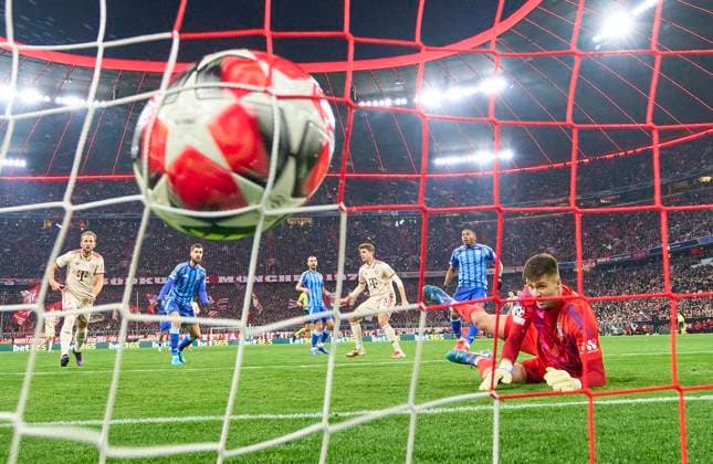 Bilder des Jahres 2025, Sport 01 Januar Sport Themen der Woche KW05 Sport Bilder des Tages Thomas MUELLER, MÜLLER, FCB 25 scores, shoots goal , Tor, Treffer, Torschuss, 1-0 in the League Phase MD8 match FC BAYERN MUENCHEN - SK SLOVAN BRATISLAVA of football UEFA Champions League in season 2024 2025 in Munich, Jan 29, 2025 , FCB, 8.Spieltag, München