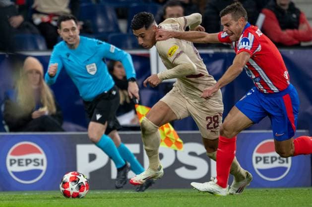 SOCCER - UEFA CL, RBS vs Atletico SALZBURG,AUSTRIA,29.JAN.25 - SOCCER - UEFA Champions League, Red Bull Salzburg vs Atletico Madrid. Image shows Adam Daghim (RBS) and Cesar Azpilicueta (Atletico).  GEPAxpictures xWolfgangxKofler
