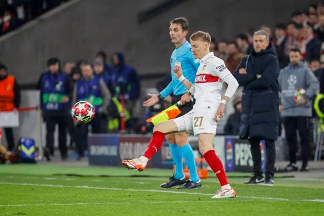 Chris Führich, Fuhrich VfB Stuttgart, 27 on the ball , Football, UEFA Champions League, Matchday 8, 2024 2025, VfB Stuttgart vs Paris St Germain, 29 01 2025, Arena Stuttgart, Stuttgart, Germany Stuttgart Arena Stuttgart Baden Württemberg Germany Copyright: xGrantxHubbsx