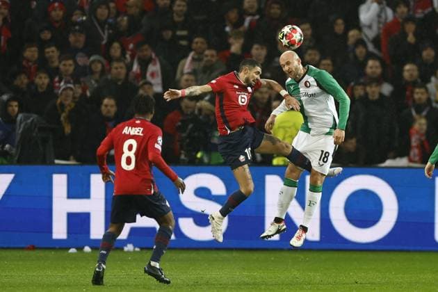 LILLE, 29-01-2025. Decathlon Arena Stade Pierre Mauroy. Football, UEFA Champions League season 2024 2025. Lille - Feyenoord. (L-R) Lille player Remy Cabella, Feyenoord player Gernot Trauner during the match Borussia LOSC Lille - Feyenoord Lille - Feyenoord  x27613731x Copyright: