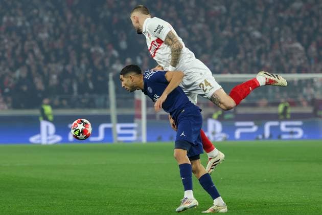 Stuttgart 29 January 2025 Uefa Champions League phase 2024 25 Matchday 8, VFB Stuttgart Paris Saint Germain v l , Achraf Hakimi Paris Saint Germain , Jeff Chabot VFB Stuttgart header, header duel Copyright: JoaquimxFerreira