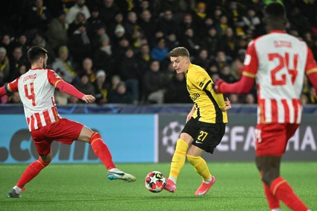 29 01 2025, Bern, Stadion Wankdorf, Uefa Champions League BSC Young Boys Red Star Belgrade, 4 Mirko Ivanic Belgrade vs. 27 Lewin Blum Young Boys Bern Stadion Wankdorf Bern Switzerland Copyright: xJustPictures.ch ManuelxWinterbergerx jp-de-MaWi-MWI_1148