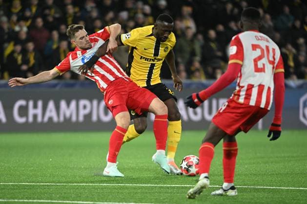 29 01 2025, Bern, Stadion Wankdorf, Uefa Champions League BSC Young Boys Red Star Belgrade, 21 Time Max Elsnik Belgrade vs. 35 Silvere Ganvoula Young Boys Bern Stadion Wankdorf Bern Switzerland Copyright: xJustPictures.ch ManuelxWinterbergerx jp-de-MaWi-MWI_1157