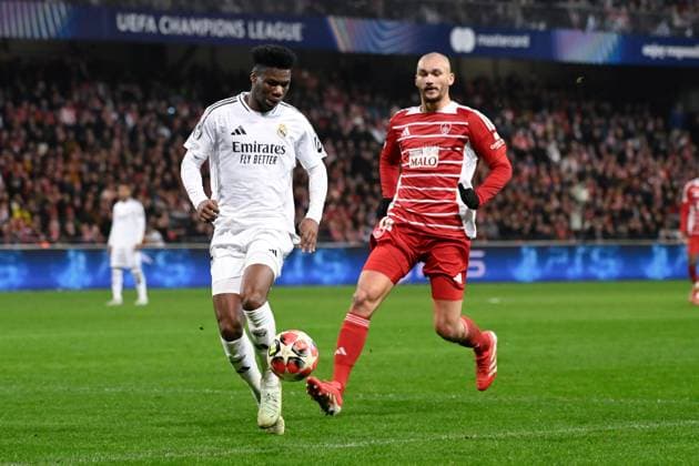 FOOTBALL : Brest vs Real Madrid - Ligue des Champions - 29 01 2025 Aurelien Tchouameni ( 14 - Real Madrid ) and Ludovic Ajorque ( 19 - Brerst ) during the UEFA Champions League match between Stade Brestois 29 and Real Madrid CF at Stade de Roudourou on January 29 , 2025 in Guingamp, France. ( Photo by Dante Badano PsnewZ ) - GuingampFrance  Copyright: xDantexBadanox