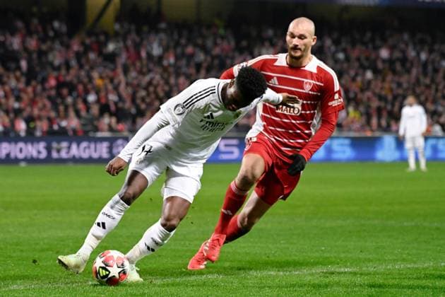 FOOTBALL : Brest vs Real Madrid - Ligue des Champions - 29 01 2025 Aurelien Tchouameni ( 14 - Real Madrid ) and Ludovic Ajorque ( 19 - Brerst ) during the UEFA Champions League match between Stade Brestois 29 and Real Madrid CF at Stade de Roudourou on January 29 , 2025 in Guingamp, France. ( Photo by Dante Badano PsnewZ ) - GuingampFrance  Copyright: xDantexBadanox