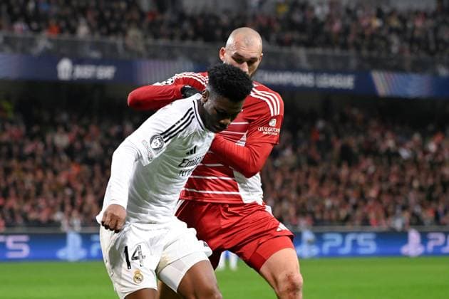 FOOTBALL : Brest vs Real Madrid - Ligue des Champions - 29 01 2025 Aurelien Tchouameni ( 14 - Real Madrid ) and Ludovic Ajorque ( 19 - Brerst ) during the UEFA Champions League match between Stade Brestois 29 and Real Madrid CF at Stade de Roudourou on January 29 , 2025 in Guingamp, France. ( Photo by Dante Badano PsnewZ ) - GuingampFrance  Copyright: xDantexBadanox