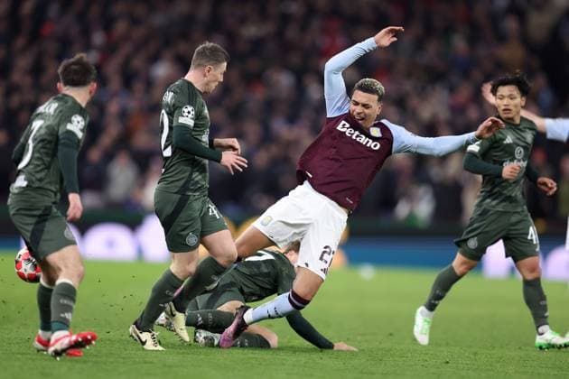 Aston Villa gegen Celtic FC 29. Januar 2025, Aston UEFA Champions League Fußball Aston Villa gegen Celtic Morgan Rogers von Aston Villa wird von Arne Engels von Celtic angegriffen Foto Charlotte Wilson Abseits Aston UK  Copyright: xCharlottexWilsonx xOffsidexOffside