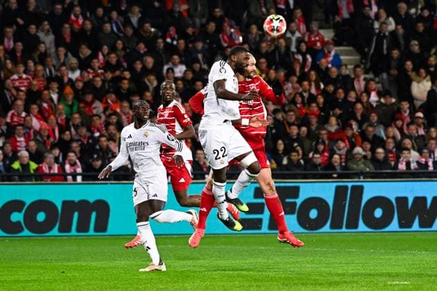 FOOTBALL : Brest vs Real Madrid - Ligue des Champions - 29 01 2025 Ludovic Ajorque ( 19 - Brerst ) and Antonio Rudiger ( 22 - Real Madrid ) during the UEFA Champions League match between Stade Brestois 29 and Real Madrid CF at Stade de Roudourou on January 29 , 2025 in Guingamp, France. ( Photo by Dante Badano PsnewZ ) - GuingampFrance  Copyright: xDantexBadanox