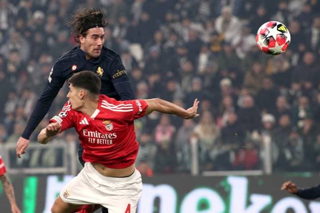 Dusan Vlahovic (Juventus FC) dangerous action on head during Juventus FC vs SL Benfica, UEFA Champions League football match in Turin, Italy, January 29 2025  Copyright: xClaudioxBenedetto IPAxSportx xipa-agency.netx xx IPA_53440874 IPA_Agency_IPA53440874