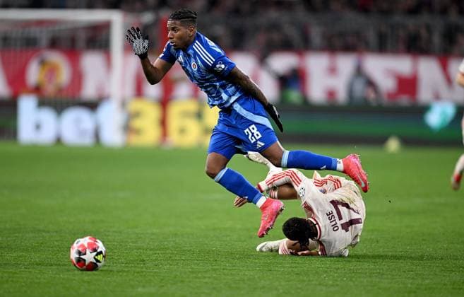 FOOTBALL CHAMPIONS LEAGUE SEASON 2024 2025 Preliminary Round 8 Matchday FC Bayern Muenchen Slovan Bratislava 29 01 2025 Michael Olise left, FC Bayern Muenchen vs Cesar Blackman right, Slovan Bratislava