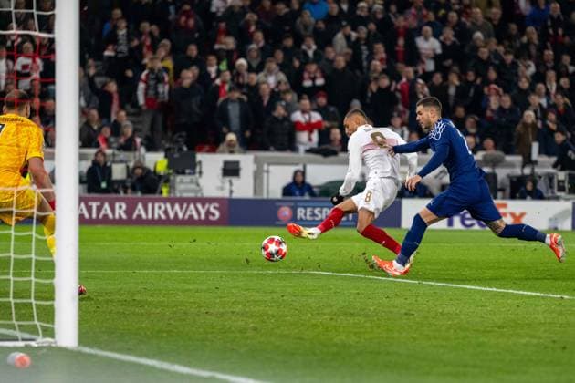 Enzo Millot VfB Stuttgart and Lucas Hernandeza Paris St Germain xettx, Germany, Stuttgart, 29 01 2025, Football, UEFA Champions League VfB Stuttgart vs Paris Saint Germain, Season 2024 2025, Match Day 8, MHP Arena Photo A2 Bildagentur Peter Hartenfelser