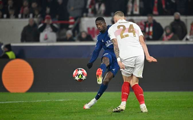 One-on-one, action Goal shot Action Goal chance Ousmane Dembele FC Paris Saint Germain PSG 10 Jeff Chabot VfB Stuttgart 24 Champions League VfB Stuttgart vs Paris St Germain PSG 29 01 2025 DFL REGULATIONS PROHIBIT ANY USE OF PHOTOGRAPHS AS IMAGE SEQUENCES AND OR QUASI VIDEO Champions League VfB Stuttgart vs Paris St Germain PSG