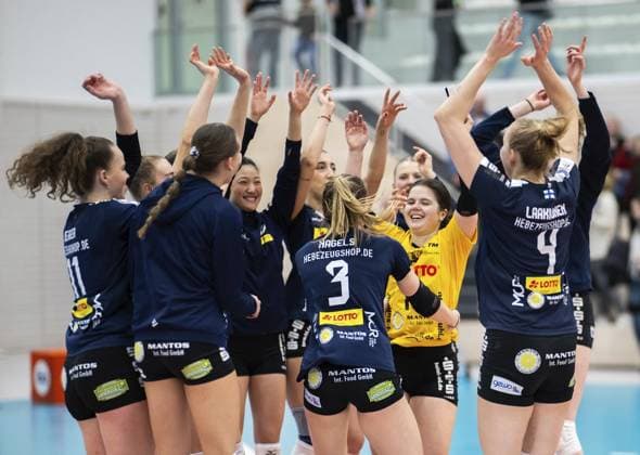 VOLLEYBALL WOMEN 1 BL SWE SUHL FOR EDITORIAL PURPOSES ONLY p 29 01 2025 Erfurt Volleyball 1 Bundesliga Season 2024 2025 Women 20 Matchday Riethsporthalle Schwarz Weiss Erfurt VfB Suhl LOTTO Thüringen in photo Suhl team celebrating after the 3 1 victory in Erfurt Germany Thueringen Erfurt Copyright SaschaxFromm Copyright: SaschaxFromm doc7z50l4oqsrdd48m3c36 ,EDITORIAL USE ONLY Copyright: SaschaxFromm