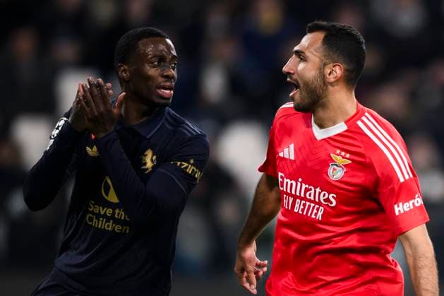 Juventus FC v SL Benfica - UEFA Champion League Vangelis Pavlidis of SL Benfica celebrates after scoring a goal as Timothy Weah of Juventus FC looks dejected during the UEFA Champions League 2024 25 league phase football match between Juventus FC and SL Benfica. Turin Italy Copyright: xNicolòxCampox