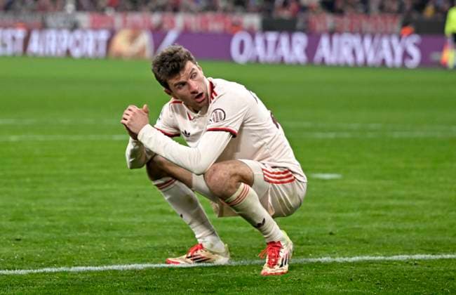 29 01 2025, Football UEFA Championsleague 2024 2025 Matchday 8, FC Bayern Munich Slovan Bratislava, in the Allianz Arena Munich Thomas Müller FC Bayern Munich pensive DFL and DFB regulations prohibit any use of photographs as image sequences and or quasi video