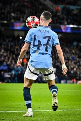 29th January 2025; Etihad Stadium, Manchester, England; UEFA Champions League Football, Manchester City versus Club Brugge; Phil Foden of Manchester City controls the ball on his shoulder  ActionPlus12745099 GodfreyxPitt