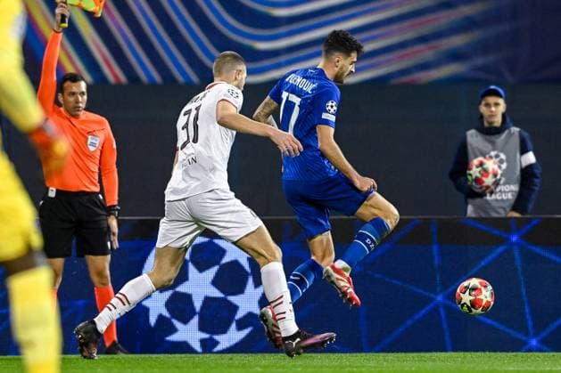 GNK Dinamo v AC Milan - UEFA Champions League 2024 25 League Phase MD8 Sandro Kulenovic of Dinamo Zagreb competes for the ball with Strahinja Pavlovic of AC Milan during the UEFA Champions League 2024 25 League Phase MD8 match between GNK Dinamo and AC Milan at Maksimir Stadium on January 29, 2025. in Zagreb, Croatia.  MarkoxLukunic PIXSELL