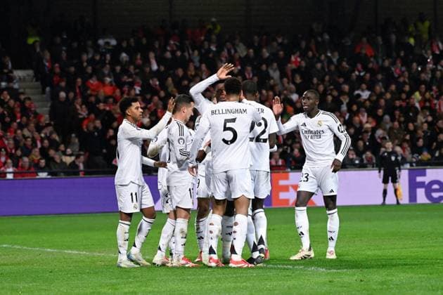 FOOTBALL : Brest vs Real Madrid - Ligue des Champions - 29 01 2025 Jude Bellingham ( 5 - Real Madrid ) celebrates with teammates during the UEFA Champions League match between Stade Brestois 29 and Real Madrid CF at Stade de Roudourou on January 29 , 2025 in Guingamp, France. ( Photo by Dante Badano PsnewZ ) - GuingampFrance  Copyright: xDantexBadanox