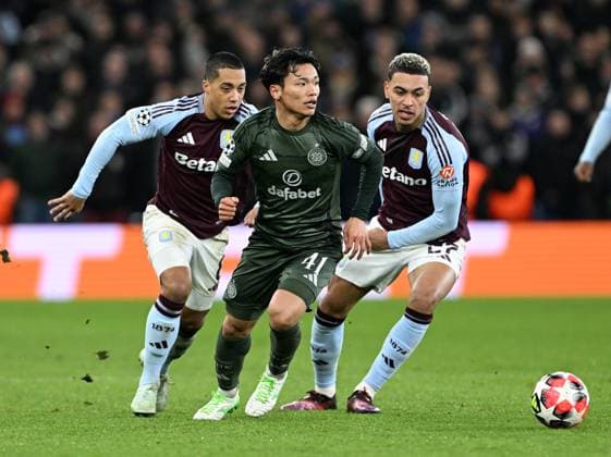 Birmingham, England, 29th January 2025. Aston Villa s Jacob Ramsey with Celtic™s Reo Hatate during the UEFA Champions League match at Villa Park, Birmingham. Picture credit should read: Cody Froggatt Sportimage EDITORIAL USE ONLY. No use with unauthorised audio, video, data, fixture lists, club league logos or live services. Online in-match use limited to 120 images, no video emulation. No use in betting, games or single club league player publications. SPI_069_CF_Aston_Villa_Celtic SPI-3641-0069