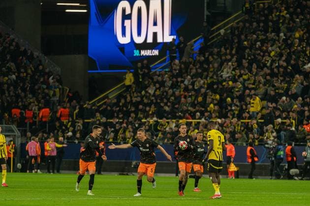 Torjubel nach dem 2:1 durch Marlon Gomes (Schachtar Donezk, 30), Valeriy Bondar (Schachtar Donezk, 05), GER BVB Borussia Dortmund 09 vs. Schachtar Donezk, Fussball, Champions League, Spieltag 8, Saison 2024 2025, 29.01.2025 GER BVB Borussia Dortmund 09 vs. Schachtar Donezk, Fussball, Champions League, Spieltag 8, Saison 2024 2025, 29.01.2025 Dortmund Copyright: xEibner-Pressefoto FabianxFriesex EP_FFE
