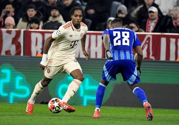 29.01.2025, xemx, Fussball UEFA Champions League, FC Bayern Muenchen - Slovan Bratislava v.l. Mathys Tel (FC Bayern Muenchen), Cesar Blackman (Slovan Bratislava) Zweikampf, Aktion, action, battle for the ball (DFL DFB REGULATIONS PROHIBIT ANY USE OF PHOTOGRAPHS as IMAGE SEQUENCES and or QUASI-VIDEO) Muenchen
