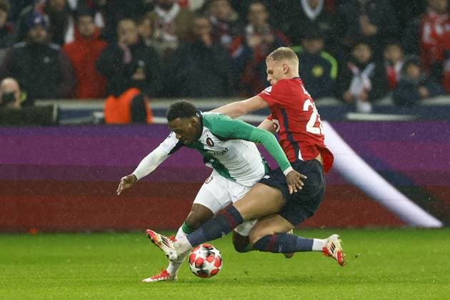 LILLE, 29-01-2025. Decathlon Arena Stade Pierre Mauroy. Football, UEFA Champions League season 2024 2025. Lille - Feyenoord. (L-R) Feyenoord player Antoni Milambo, Lille player Mitchel Bakker during the match Borussia LOSC Lille - Feyenoord Lille - Feyenoord  x27614358x Copyright: