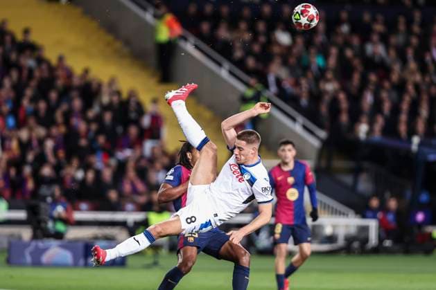 January 29, 2025, Barcelona, Barcelona, SPAIN: Mario Pasalic of Atalanta BC competes for the ball during the UEFA Champions League 2024 25 League Phase MD8, match between FC Barcelona, Barca and Atalanta BC at Estadi Olimpic Lluis Companys on January 29, 2025 in Barcelona, Spain. Barcelona SPAIN - ZUMAa181 20250129_zaa_a181_097 Copyright: xJavierxBorregox