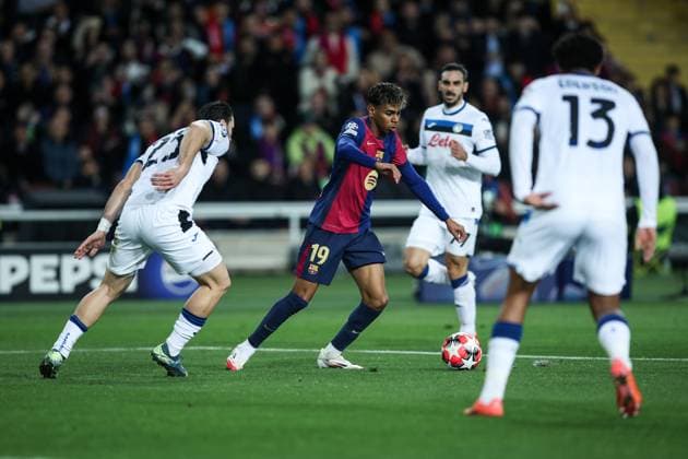 Lamine Yamal FC Barcelona Jose Dos Santos Ederson Atalanta BC Sead Kolasinac Atalanta BC during the UEFA Champions League 2024 25 League Phase MD8 match between FC Barcelona and Atalanta BC at Estadi Olimpic Lluis Companys on January 29, 2025 in Barcelona, Spain Photo by Xavi Bonilla DeFodi Images Defodi 674 20250129 XB3 1626 Defodi-674