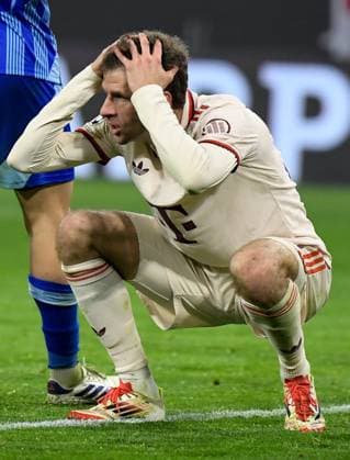 29 01 2025, xemx, Football UEFA Champions League, FC Bayern Muenchen Slovan Bratislava v l Thomas Mueller FC Bayern Muenchen DFL DFB REGULATIONS PROHIBIT ANY USE OF PHOTOGRAPHS as IMAGE SEQUENCES and or QUASI VIDEO Muenchen