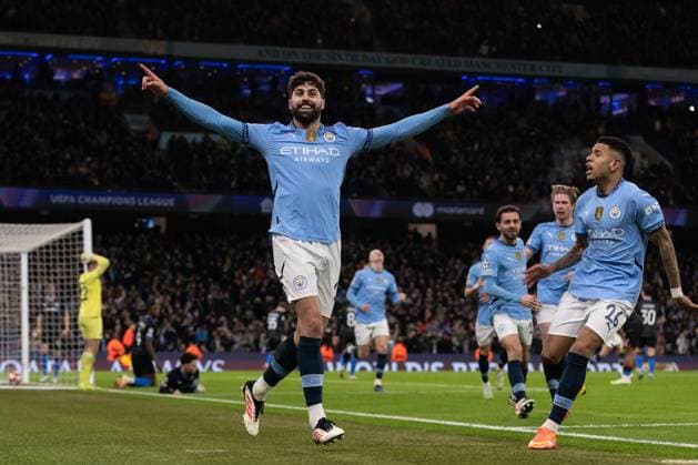JOSKO GVARDIOL OF MAN CITY celebrates putting his team 2-1 up during the UEFA Champions League match between Manchester City and Club Brugge at the Etihad Stadium, Manchester, England on 29 January 2025.  Copyright: xThomasxGaddx PMI-6684-0028