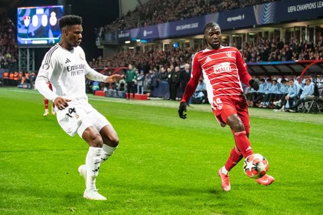 FOOTBALL: BREST vs REAL MADRID Baptiste AUTISSIER MAXPPP - Guingamp 29 01 2025 Baptiste AUTISSIER Maxppp Guingamp ; 29 01 2025 ; Mama Balde et Aurelien Tchouameni lors du match Brest vs Real Madrid comptant pour la 8e journee de la Ligue des Champions a Guingamp le 29 janvier 2025. Guingamp Guingamp Bretagne France  Copyright: xMAXPPPxBaptistexAUTISSIERx BAU202501290125 BAU202501290125