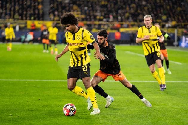 GER, UEFA Champions League, 8. Spieltag - Borussia Dortmund vs FC Shakhtar Donetsk 29.01.2025, Signal Iduna Park, Dortmund, GER, UEFA Champions League, 8. Spieltag - Borussia Dortmund vs FC Shakhtar Donetsk Im Bild: Zweikampf zwischen Karim Adeyemi (Borussia Dortmund, 27) und Irakli Azarovi (FC Shakhtar Donetsk, 16) nordphotoxGmbHxx xChristianxSchulze nph000300