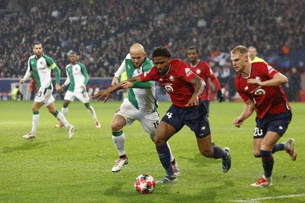 LILLE, 29-01-2025. Decathlon Arena Stade Pierre Mauroy. Football, UEFA Champions League season 2024 2025. Lille - Feyenoord. (L-R) Feyenoord player Gernot Trauner , Lille player Alexsandro, Lille player Mitchel Bakker during the match Borussia LOSC Lille - Feyenoord Lille - Feyenoord  x27614531x Copyright: