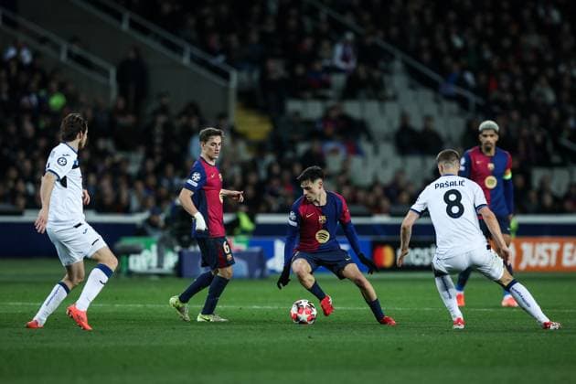 Pedri FC Barcelona Pablo Gavi FC Barcelona Mario Pasalic Atalanta BC during the UEFA Champions League 2024 25 League Phase MD8 match between FC Barcelona and Atalanta BC at Estadi Olimpic Lluis Companys on January 29, 2025 in Barcelona, Spain Photo by Xavi Bonilla DeFodi Images Defodi 674 20250129 XB3 1844 Defodi-674