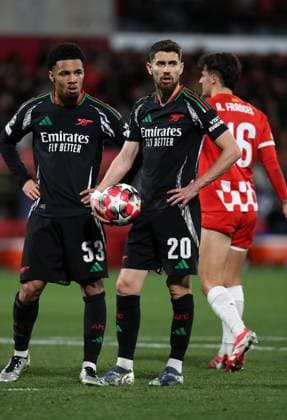 Jorginho (holding ball) of Arsenal with Ethan Nwaneri before his penalty Girona v Arsenal, UEFA CHampions League, Estadi Montilivi, Girona, Spain - 29 01 2025 Editorial use only  Copyright: xMartinxSerasxLima Shutterstockx 15124935q