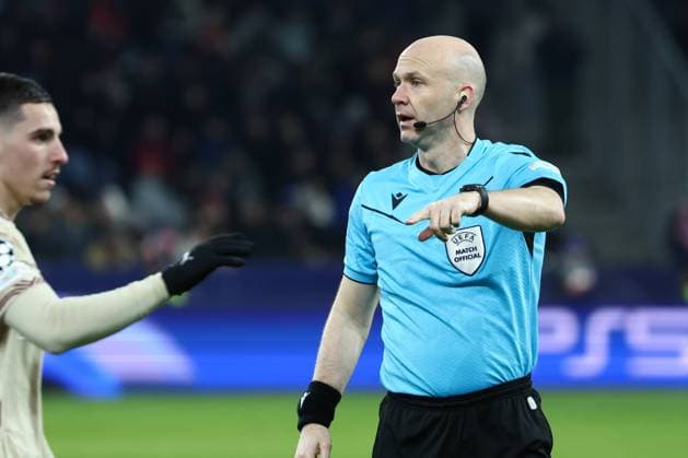 SOCCER - UEFA CL, RBS vs Atletico SALZBURG,AUSTRIA,29.JAN.25 - SOCCER - UEFA Champions League, Red Bull Salzburg vs Atletico Madrid. Image shows referee Anthony Taylor.  GEPAxpictures xDavidxGeieregger