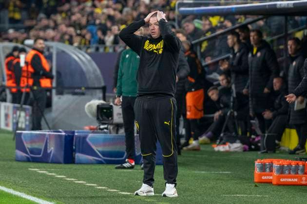 29 01 2025, Borussia Dortmund Shakhtar Donetsk, UEFA Champions League, Matchday 8 Dortmund coach Mike Tullberg tears his hair out IMPORTANT NOTE In accordance with UEFA regulations, it is prohibited to use or have used photographs taken in the stadium and or of the match in the form of sequential images and or video-like photo series Copyright: xDavidxInderliedx